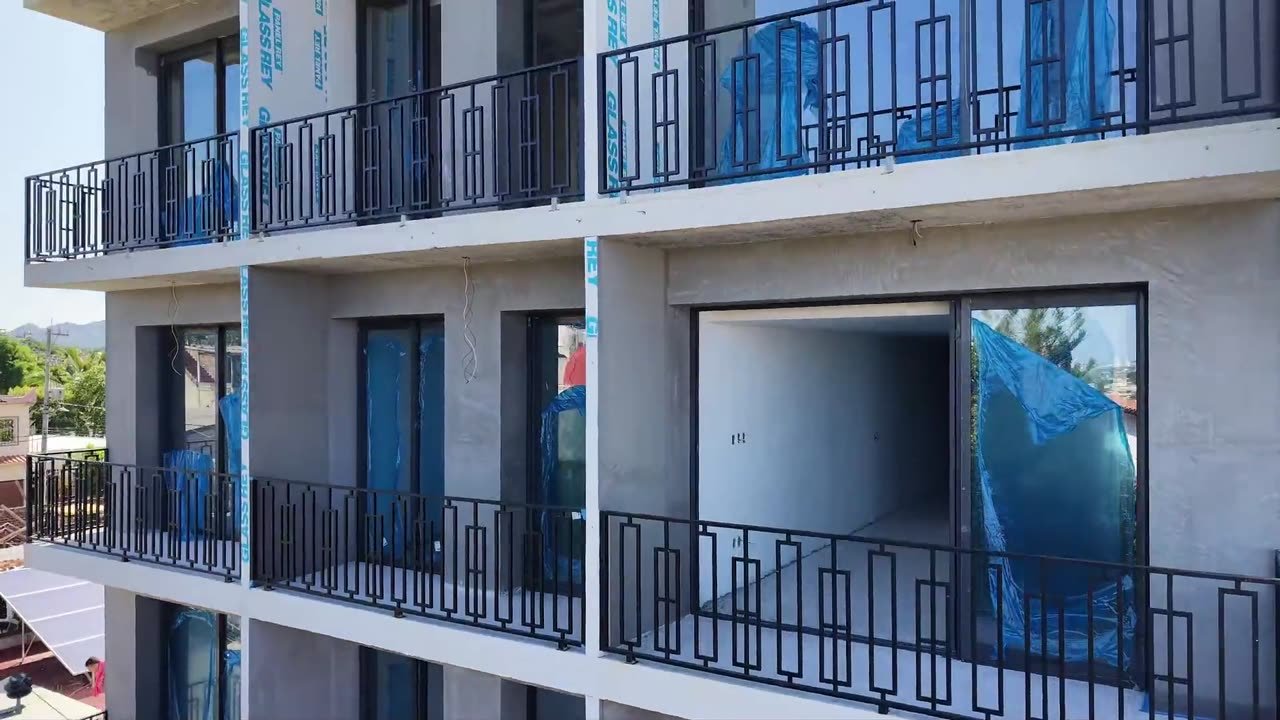 Fotografía real · fachada actual de Hacienda Aldama, septiembre 2026
